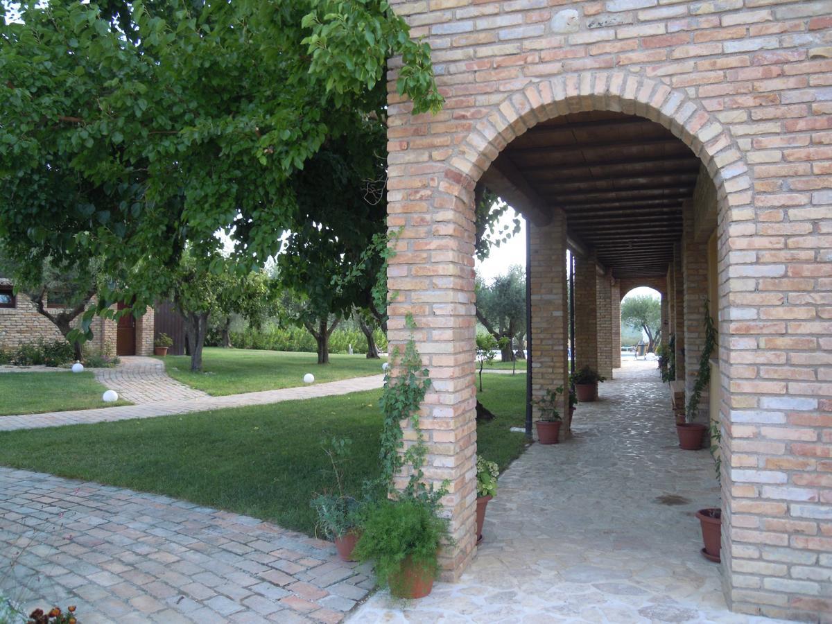 Agriturismo Piccolo Albero Loreto Aprutino Eksteriør billede